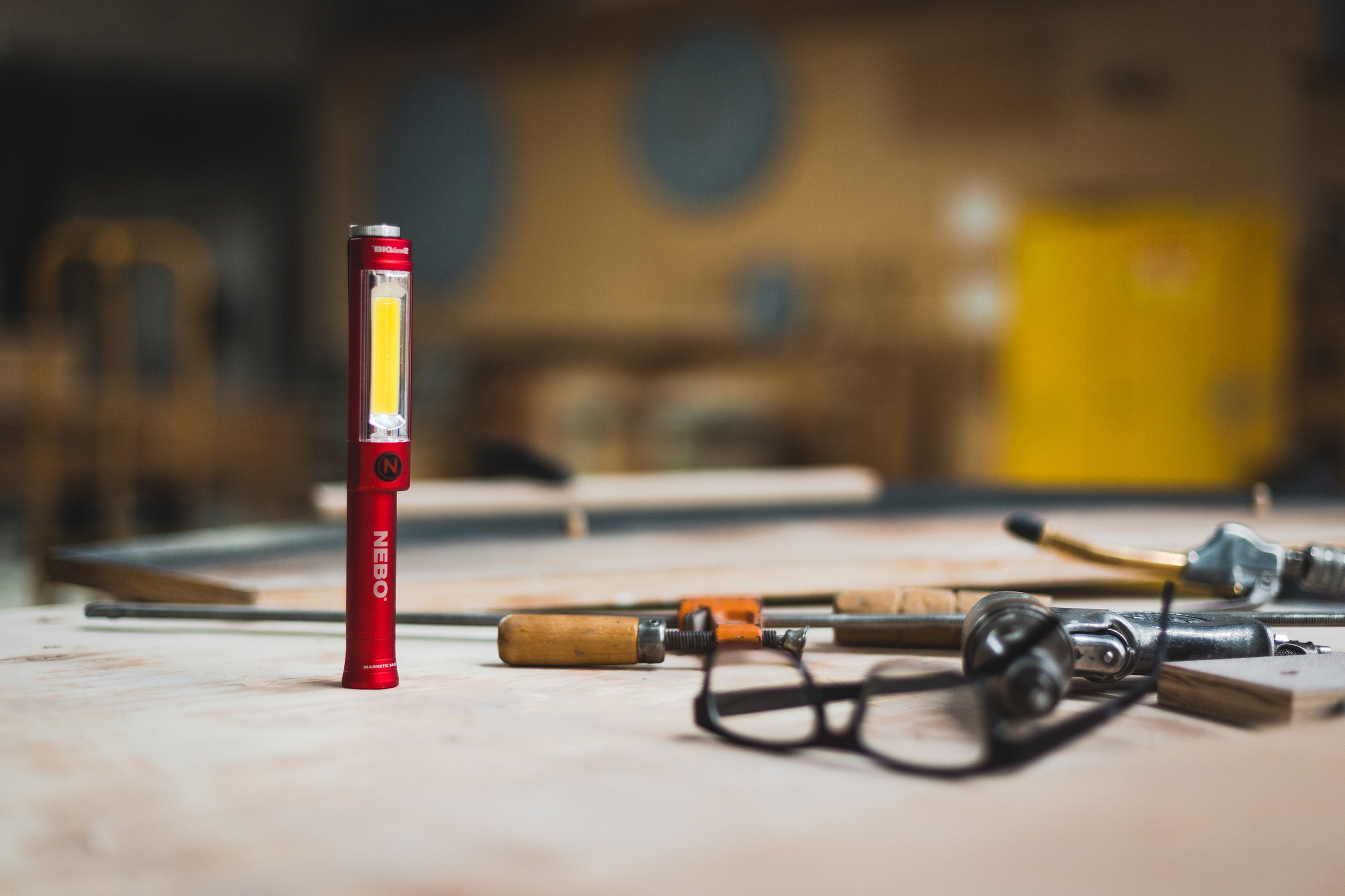 The Essential Hand Held Work Light – Nebo-Tools.cl