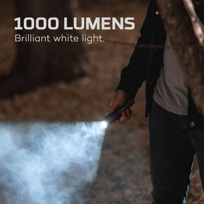 At Nebo Tools, we continually innovate so that we can offer the highest quality LED lighting products at the best price. The Davinci™ 1000 lumen recargable linterna by NEBO is a powerful handheld linterna with 4 light modes. The included mode selection dial makes it easy to switch between modes and the powerful LED in this linterna can light up 299 meters. The included battery allows for up to 20 hours of operation in between charges.