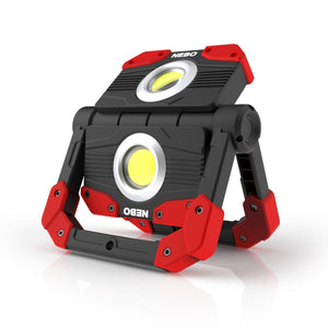 At Nebo Tools, we continually innovate so that we can offer the highest quality LED lighting products at the best price. The OMNI 2K is the ultimate, omni-directional linterna de trabajo that boasts a powerful 2,000 lumen.  The OMNI features magnetic handles to provide convenient carry, magnetic attachment or a sturdy base for hands-free light. Each panel and magnetic handle rotate to give light everywhere that you need it. The OMNI 2K also features a power bank to charge your USB powered devices.